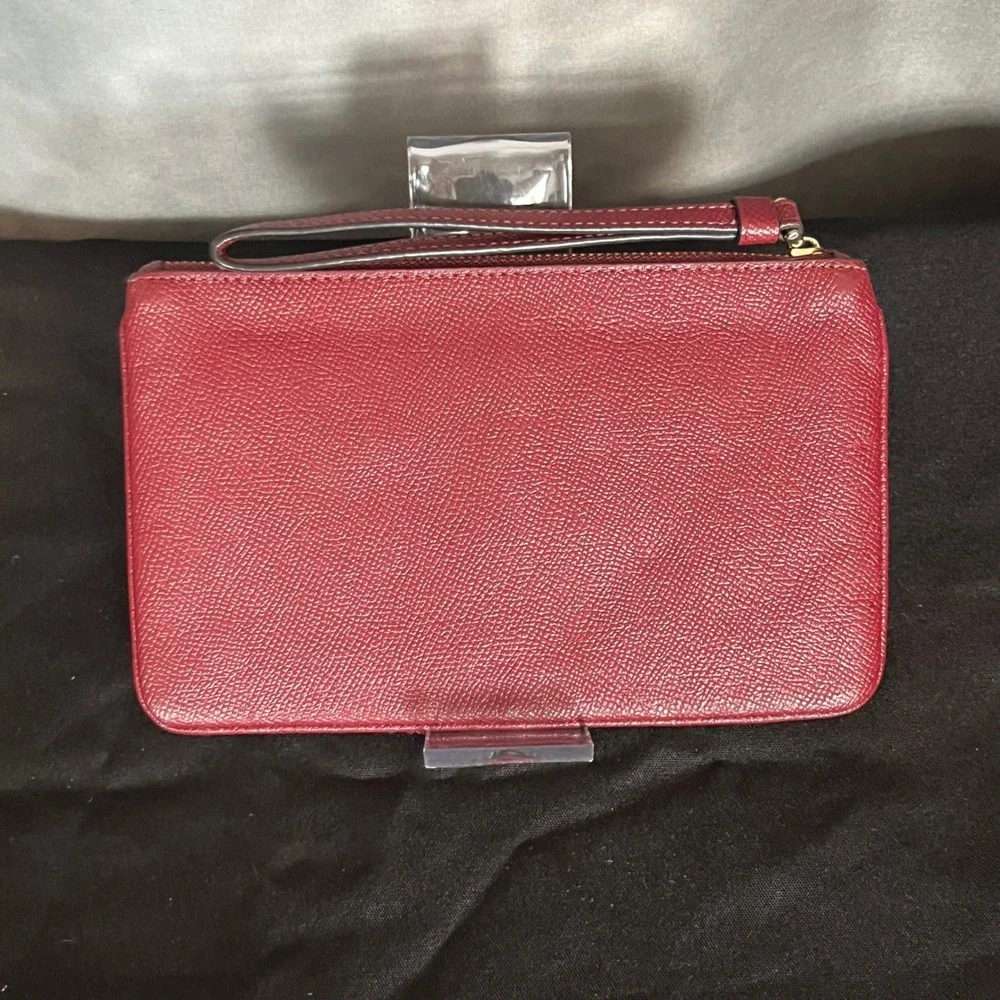 Coach Large Wristlet Burgundy‎ Crossgrain Leather Gold Hardware Zip Pouch
